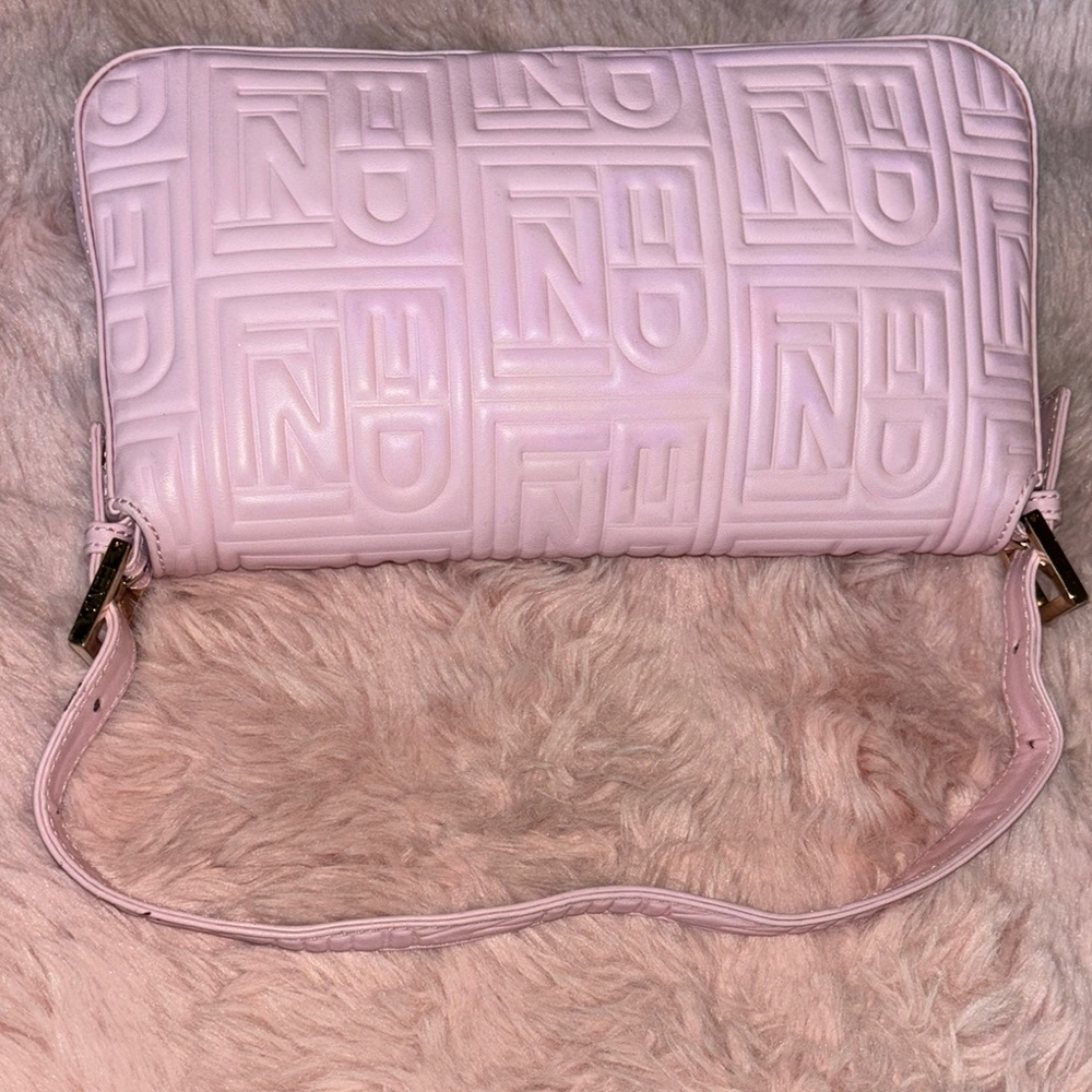 Fendi Logo Embossed Nappa Pink Leather Baguette - Picture 5 of 17